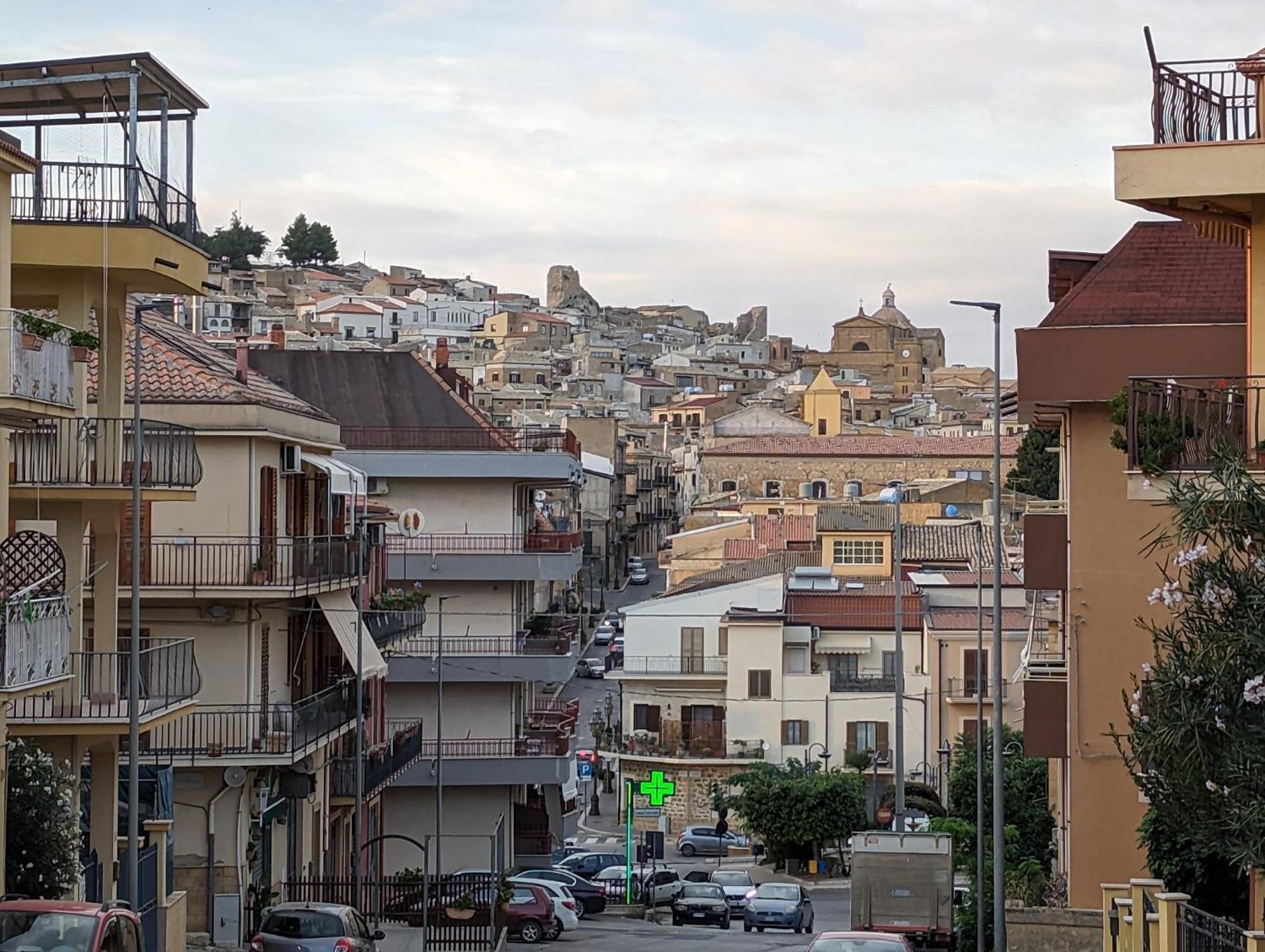 Appartamento "Rina Centro Sicilia" Pietraperzia 외부 사진